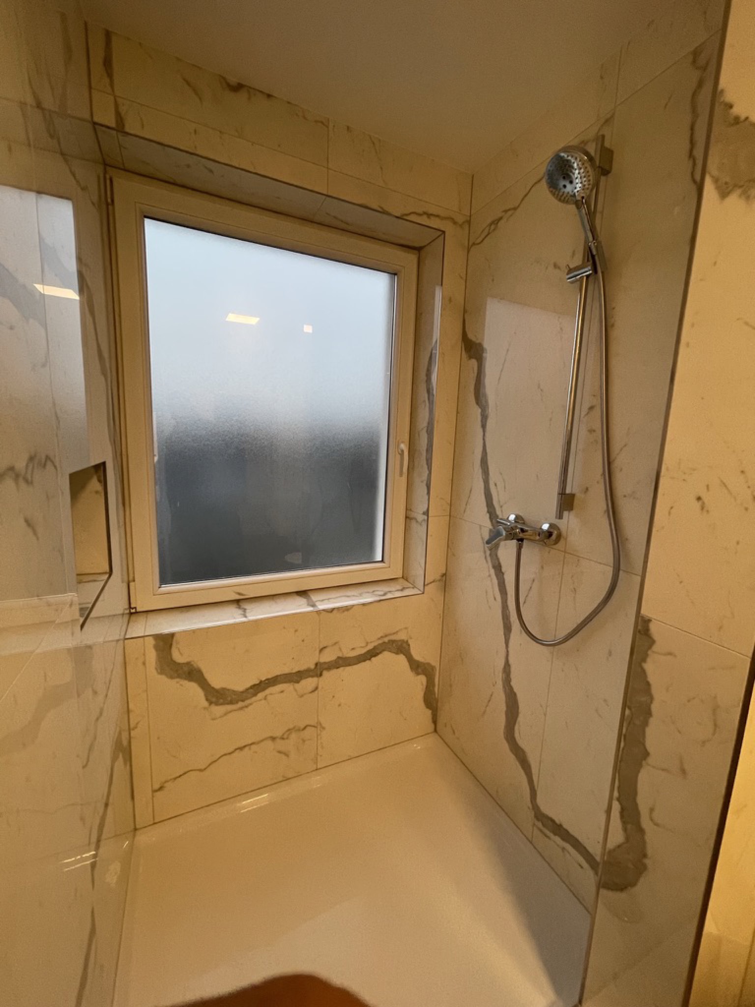 Fertige Dusche im Hauptbad